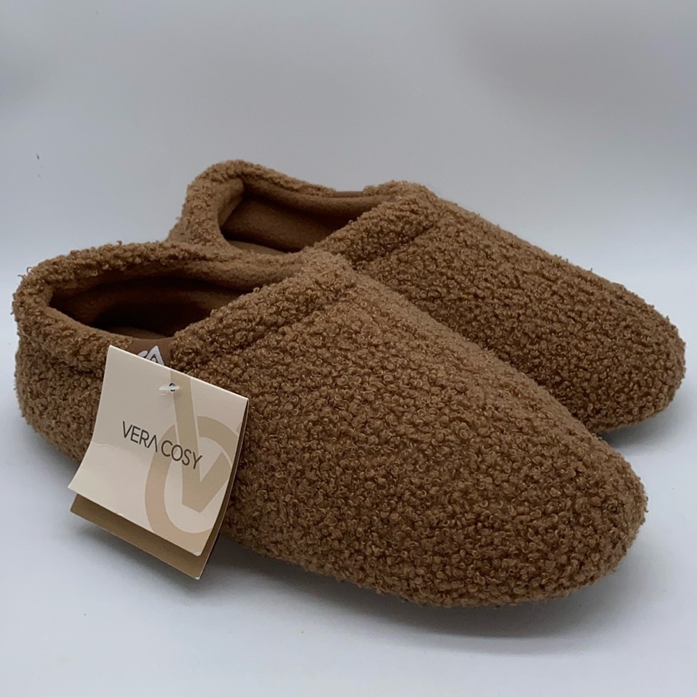 Vera Cosy Woman's Tan Fuzzy Memory Foam Slippers Polar Fleece Lining Size 8.5